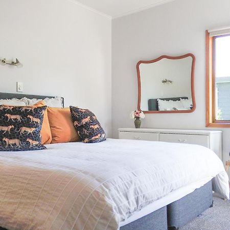 Large, Comfy, Stylish Apartment Havelock North Exterior photo